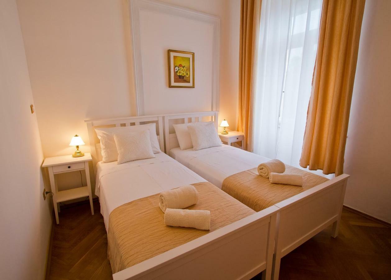 Golden Rooms Bed & Breakfast Триест Экстерьер фото