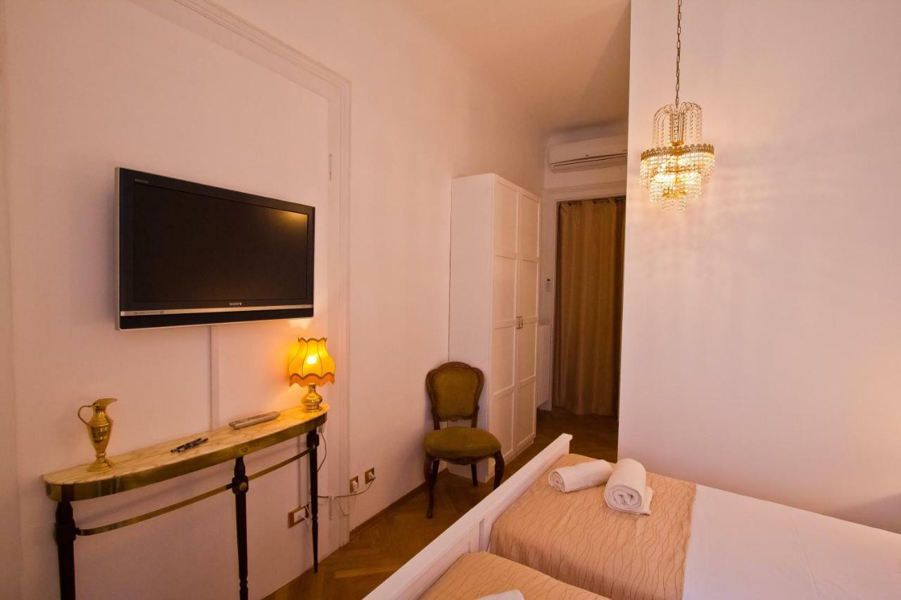 Golden Rooms Bed & Breakfast Триест Экстерьер фото