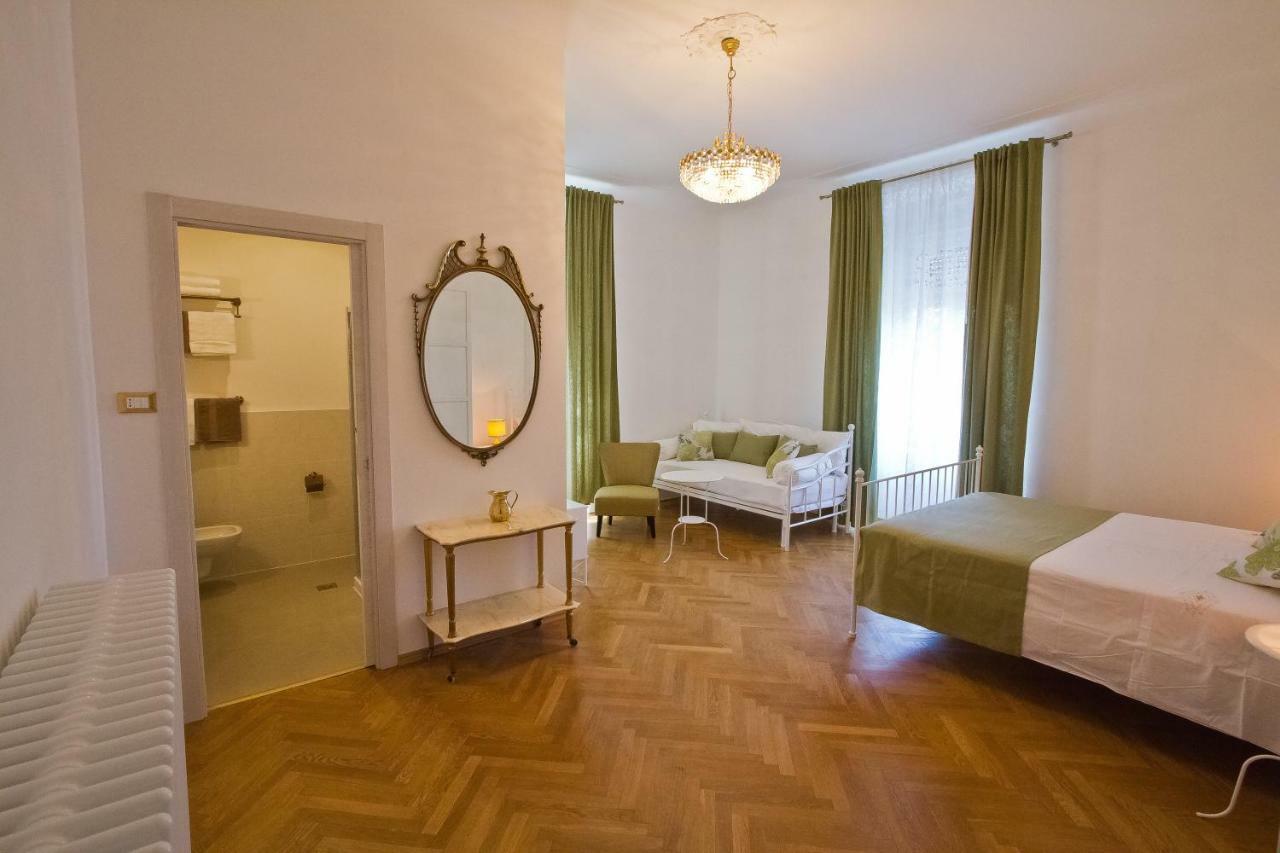 Golden Rooms Bed & Breakfast Триест Экстерьер фото