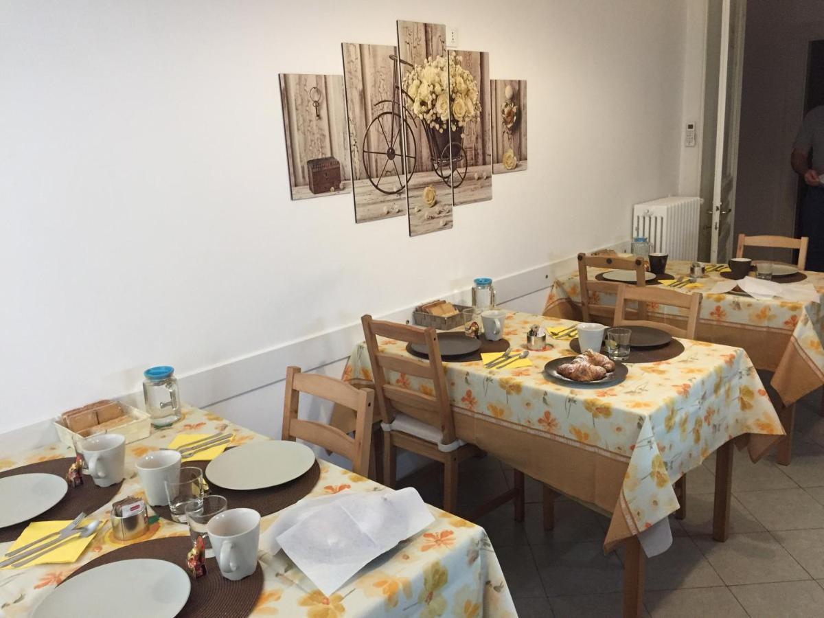 Golden Rooms Bed & Breakfast Триест Экстерьер фото